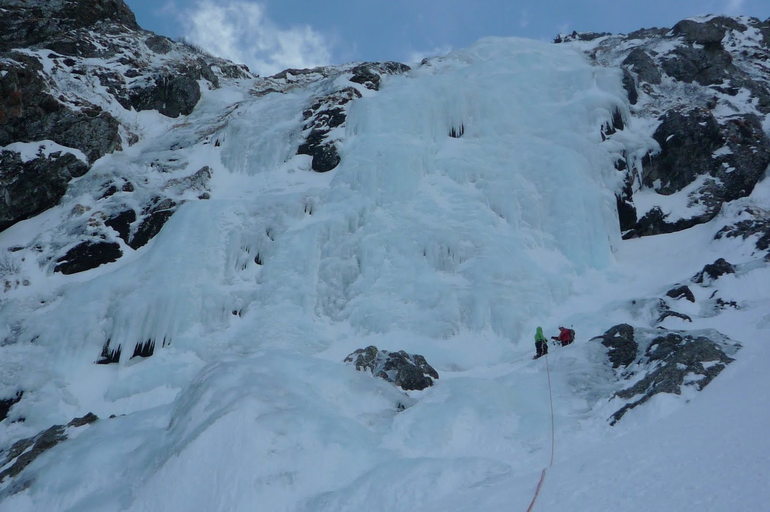 Taillefer - Cascade de la combe Chave - Vue du gigantesque mur de L5
