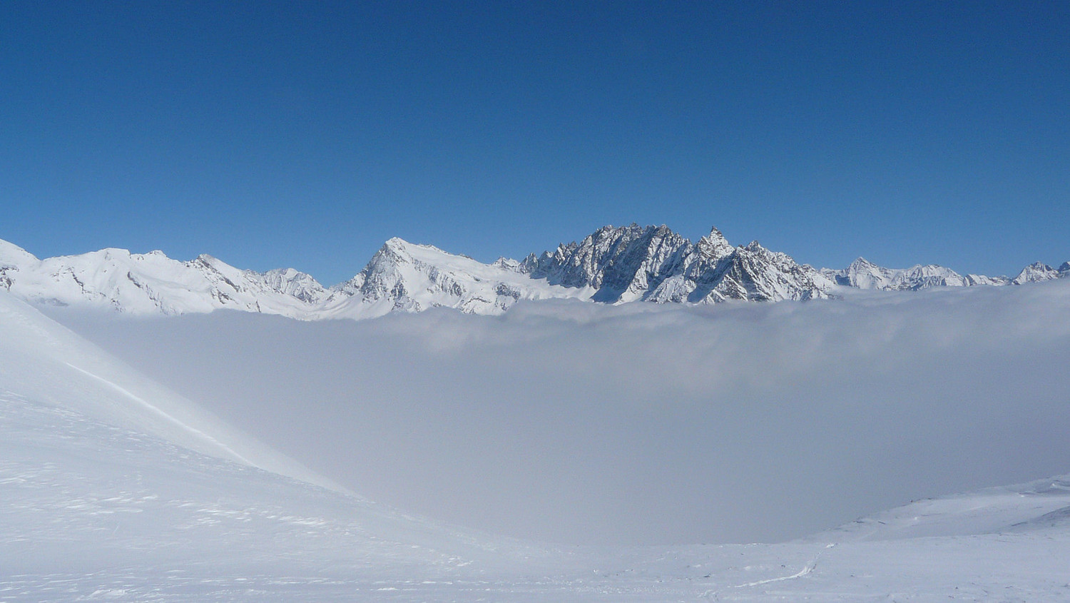 Le Mont Gelé (au centre)