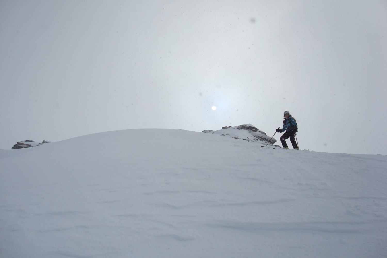 Descente, jour blanc