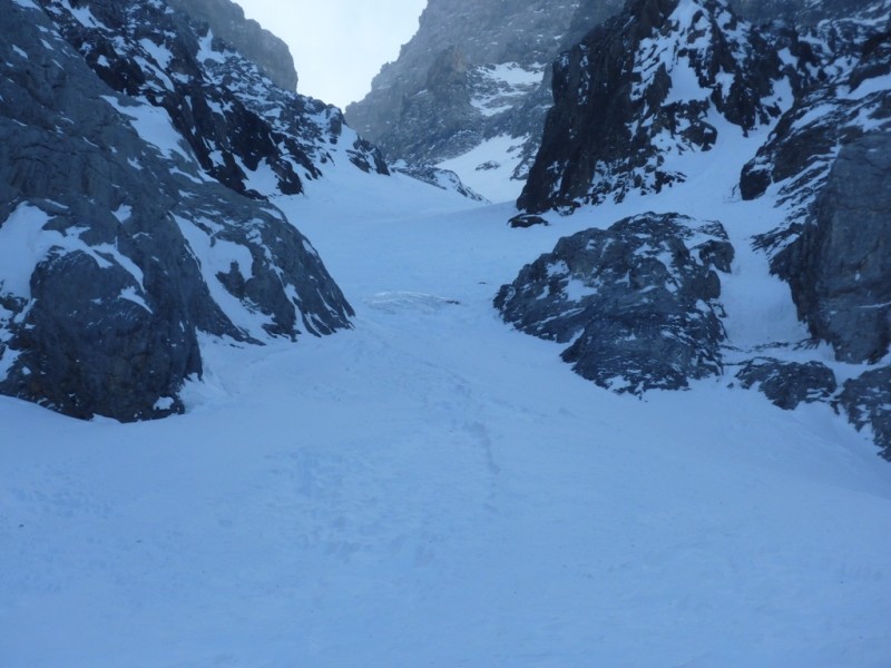 De la glace dans la sortie du couloir de la Dent Jaune
