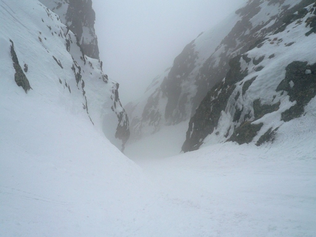 Brouillard pour le goulet inférieur