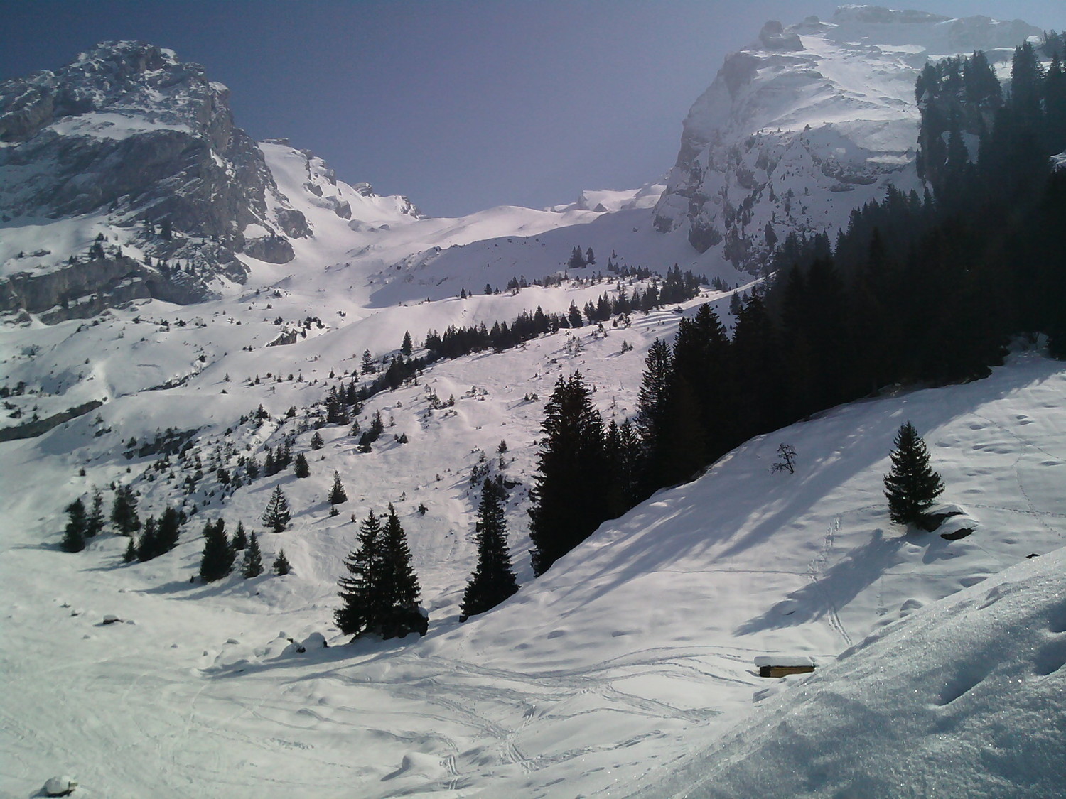 Combe de Grand Crêt depuis le parking des Confins à 13h.
