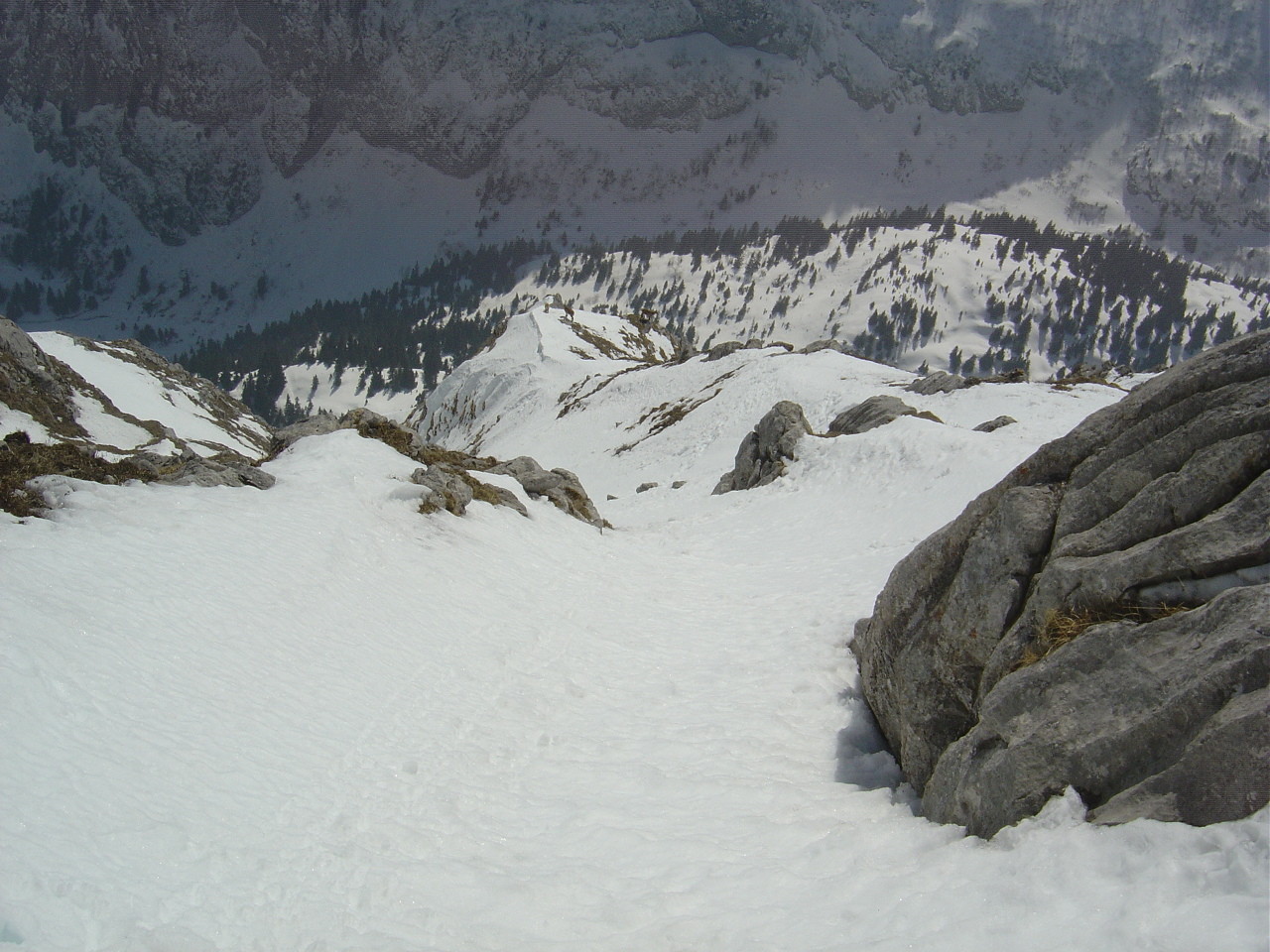Au haut de la face