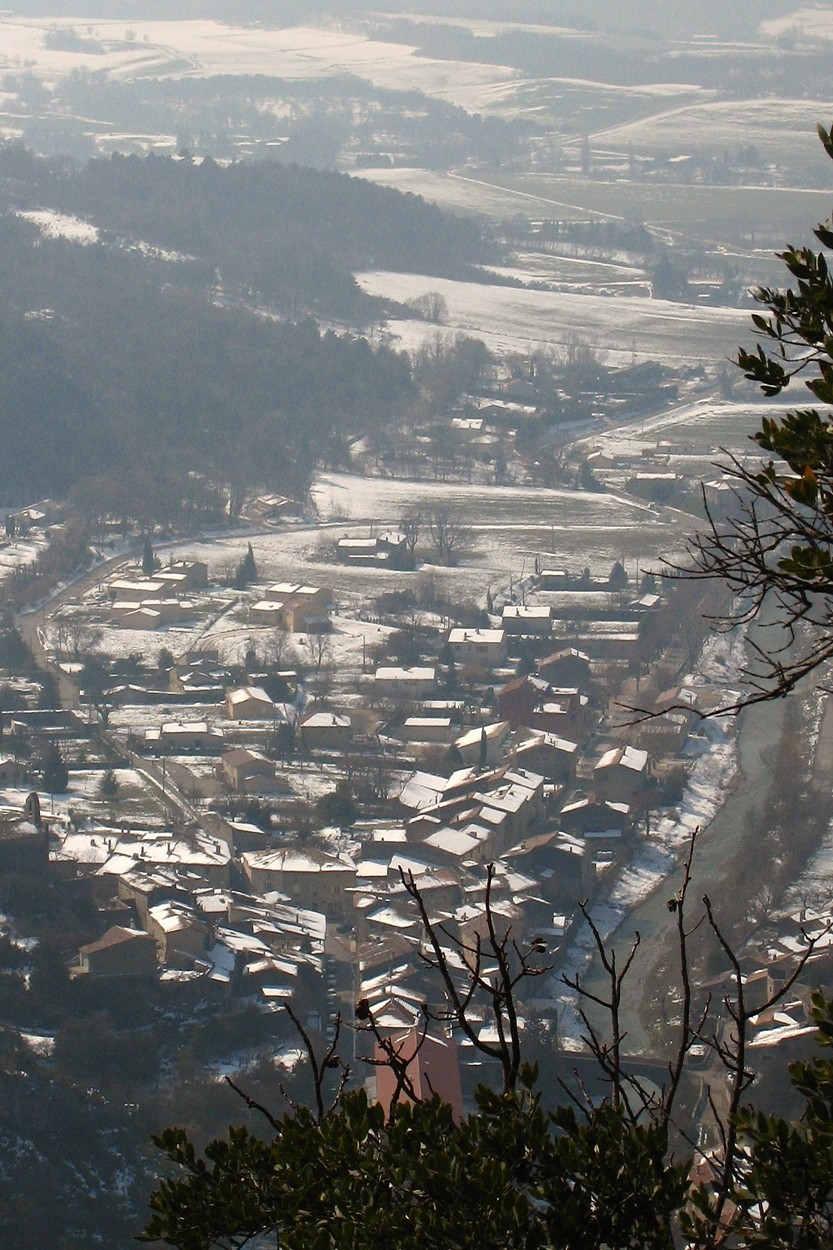 Le village de Pont-de-Barret vu depuis la falaise d'Eson.