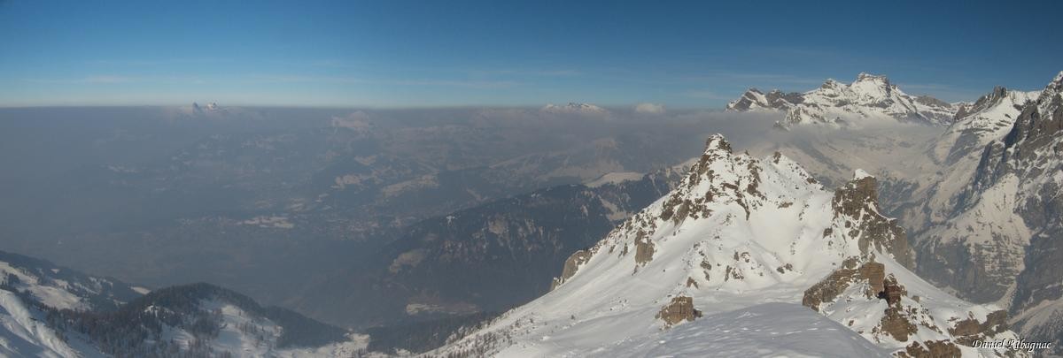 Vue panoramique sur les Tours d'Aï et Mayen, les Diablerets