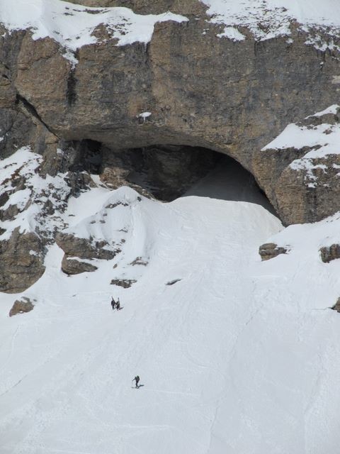 Entrée du premier chourum : du monde au portillon