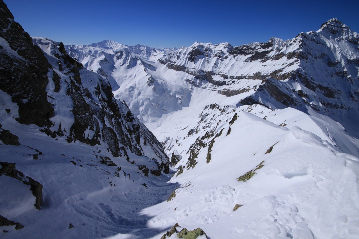 Départ du couloir SW du Luisin