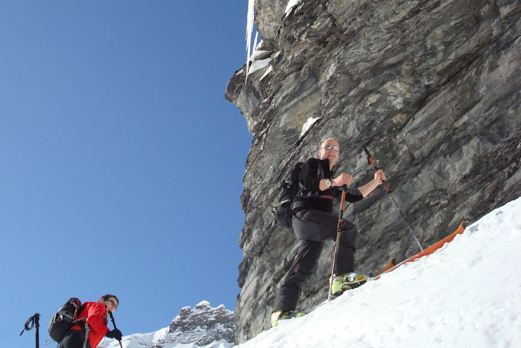 Montée ardue dans le couloir du point 2070...