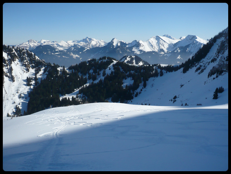 Derrière le col du Graydon, quelques sommets Chablaisiens bien connus