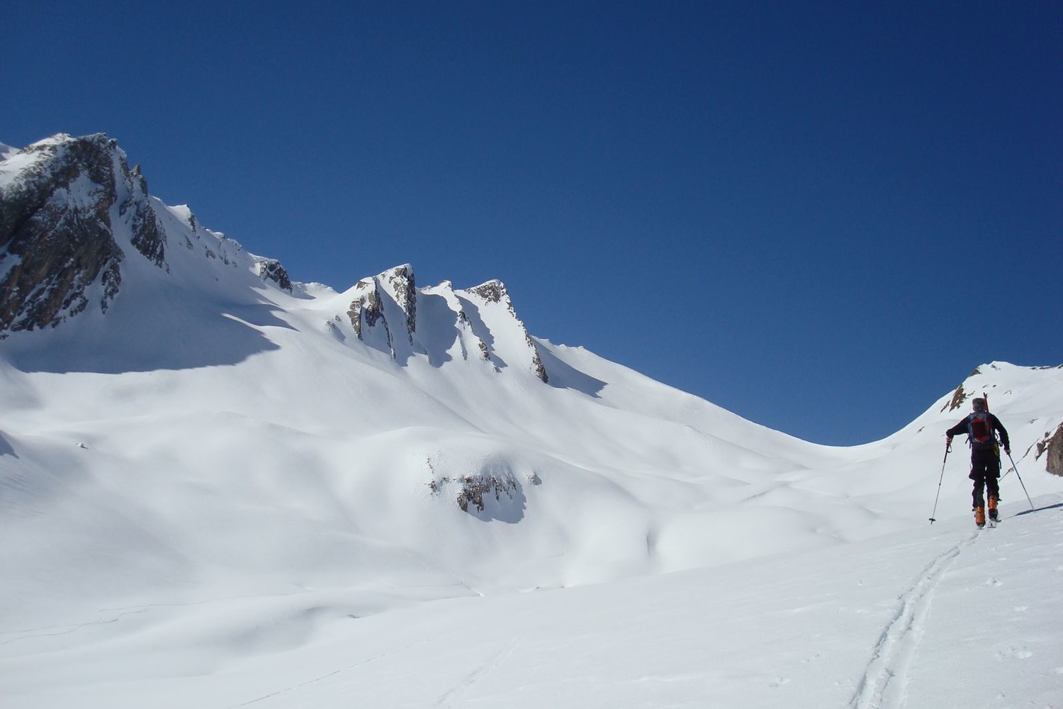 On voit le col du Ban Darray