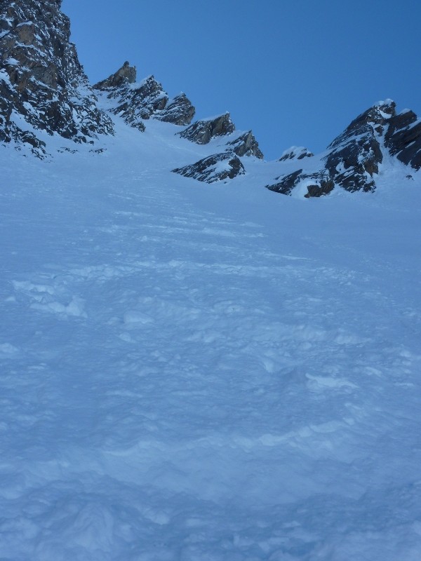 Bonne neige, couloir NE gauche du Golliat