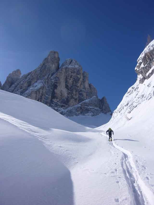 sotto la croda dei toni