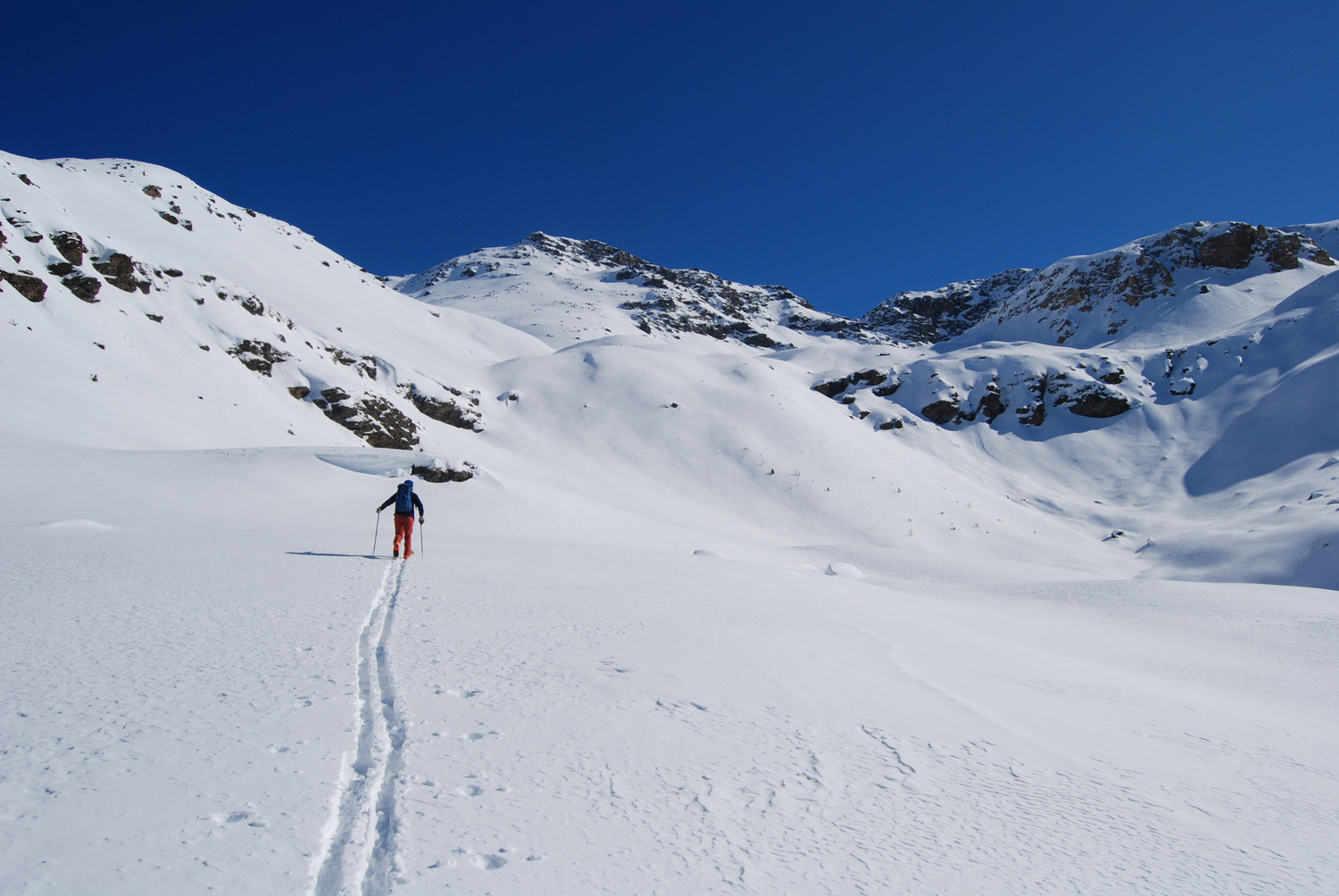 Poco prima della ripida strettoia obbligata fra quota 2400 e 2500 m.