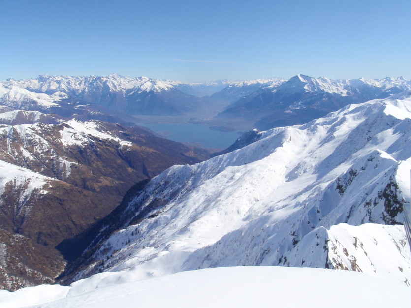 panoramica sul lago