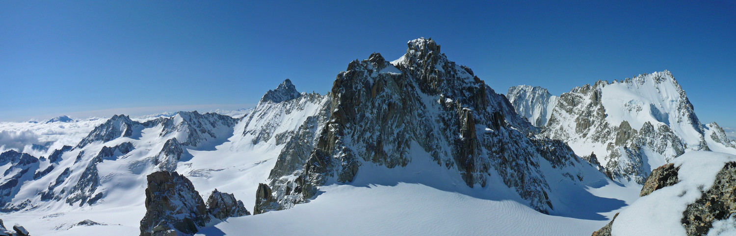 Panorama vers le S depuis le sommet de la petite Fourche