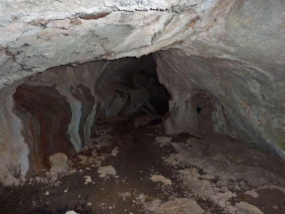 "mini" grotte à traverser