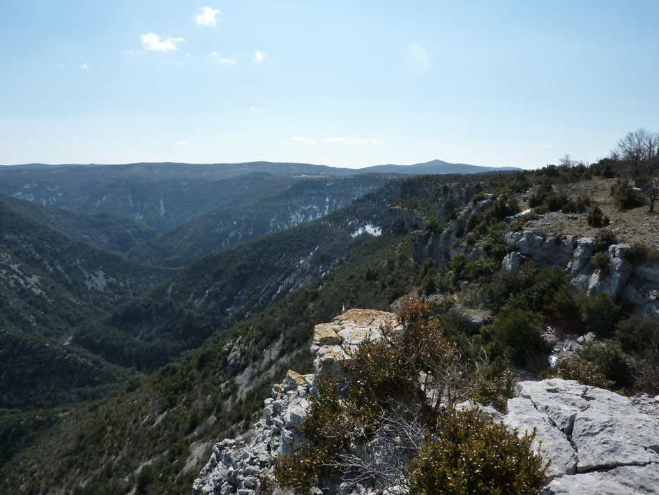 Sentier longeant les falaises