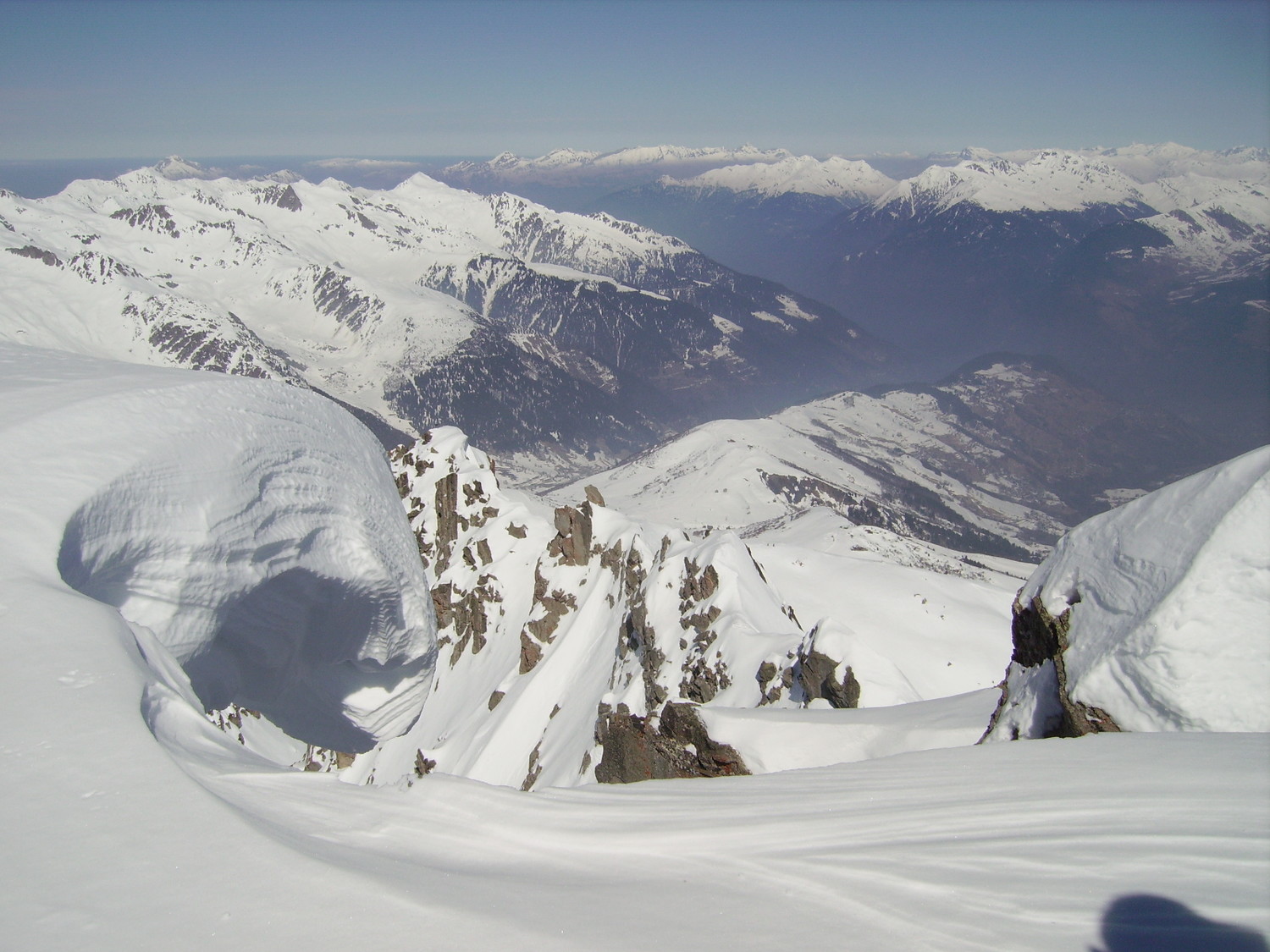 Mais oui, tu les reverras tes Aravis... si tu ne grimpes pas sur la corniche...