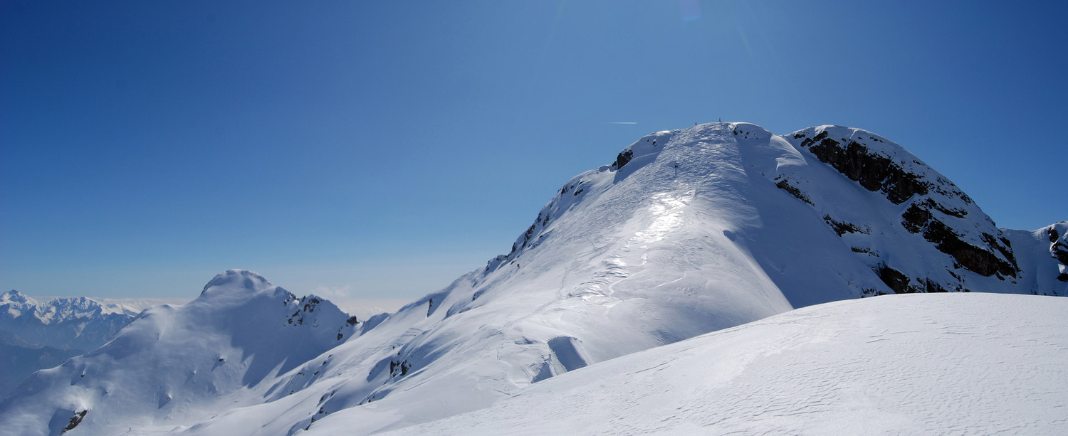 La pala finale al Pizzo Tre Signori 2553 m, visto scendendo verso la Bocchetta di Piazzocco.