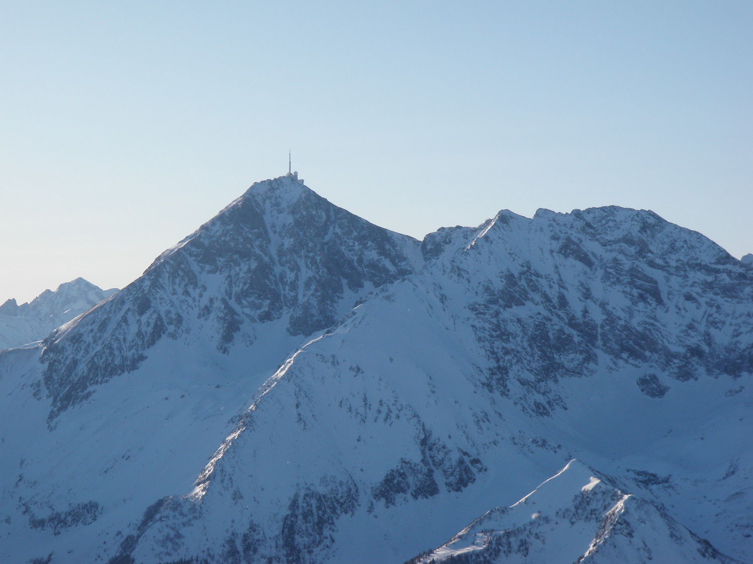 Vue sur la face NO du pic du midi de Bigorre