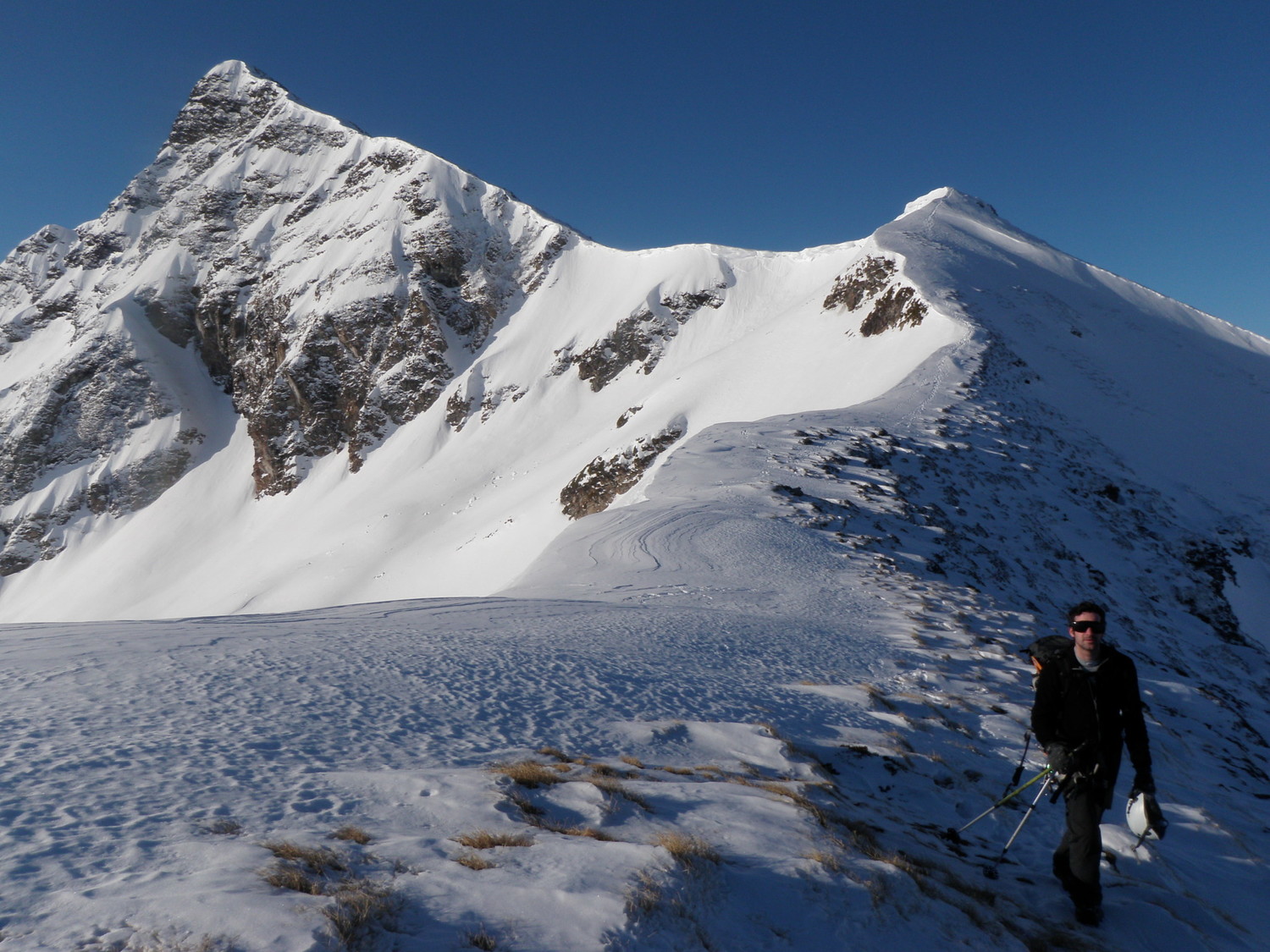 Dans la descente, vue sur le sommet