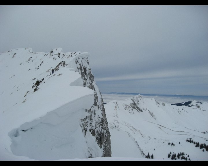 Parcours délicat sur l'arête Est de la Combiflue
