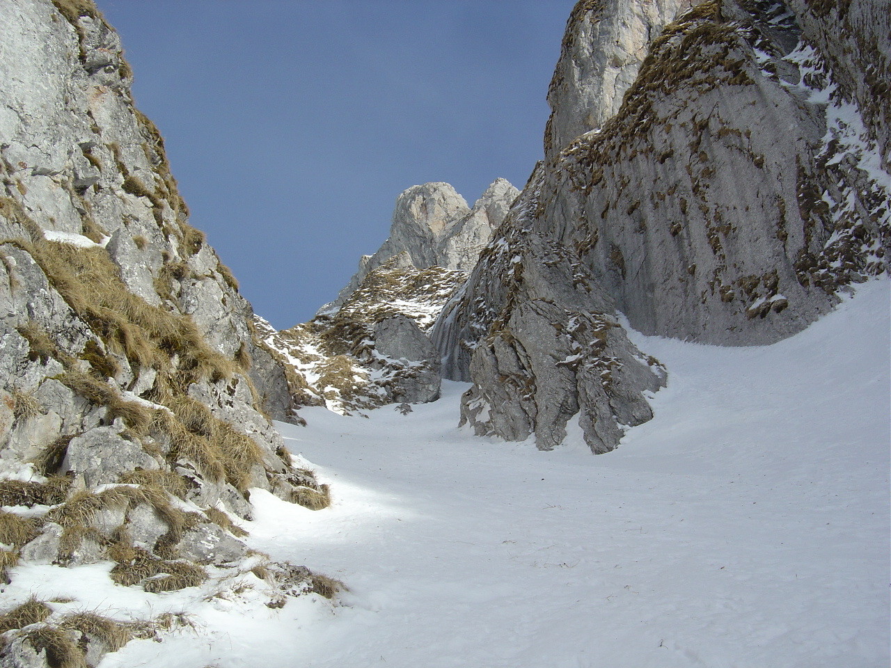 Le bas du couloir