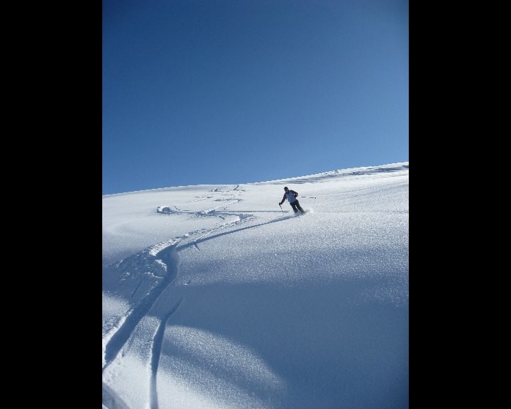 Neige vierge sur la croupe du Schatthore