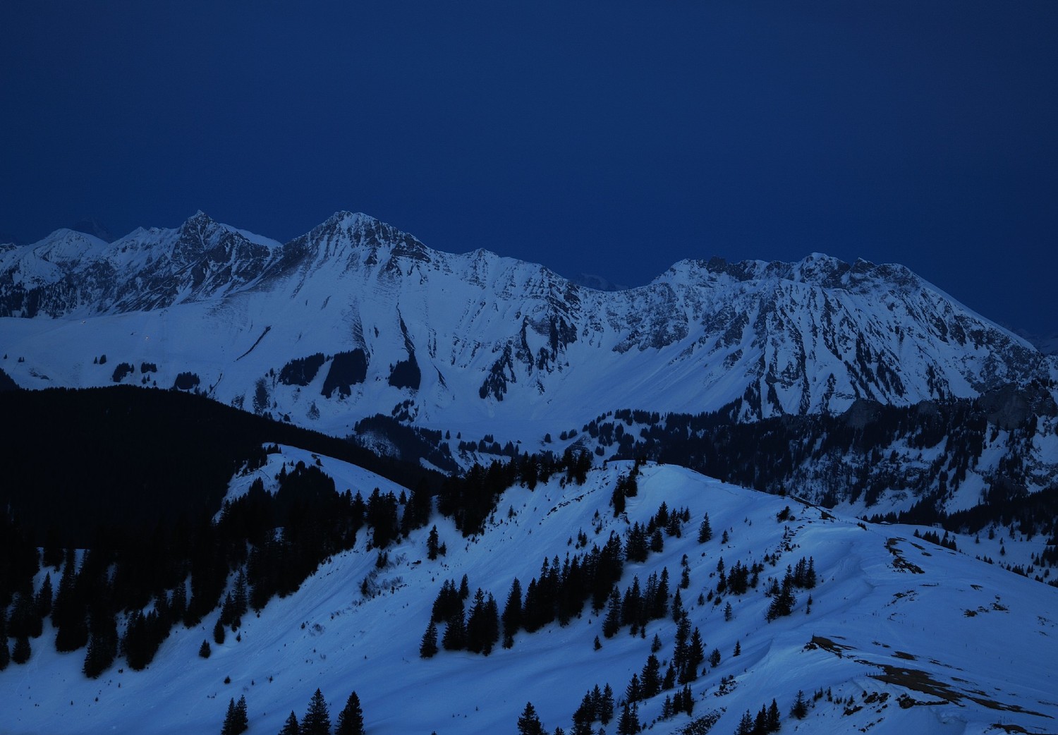 Crépuscule depuis la Berra en direction des Préalpes Fribourgeoises