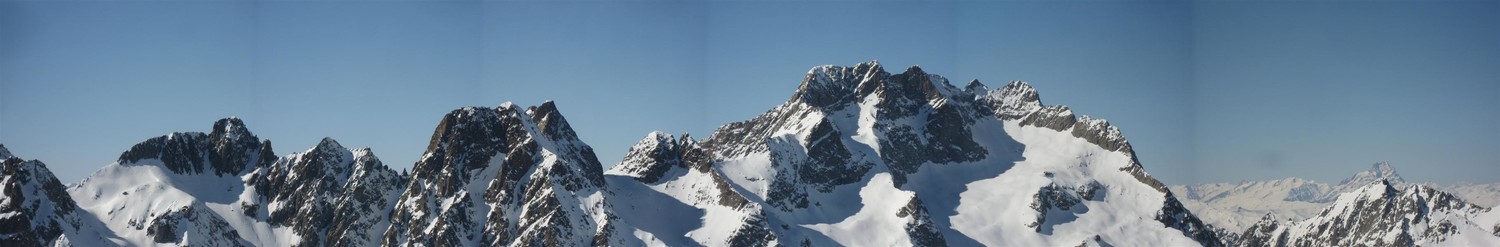 Vue N depuis la Cime de l'Agnel.