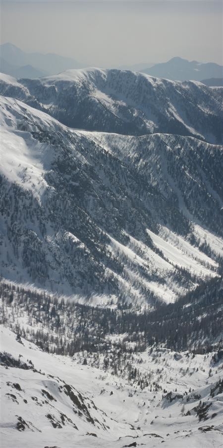 Le vallon de descente depuis la Cime de l'Agnel.