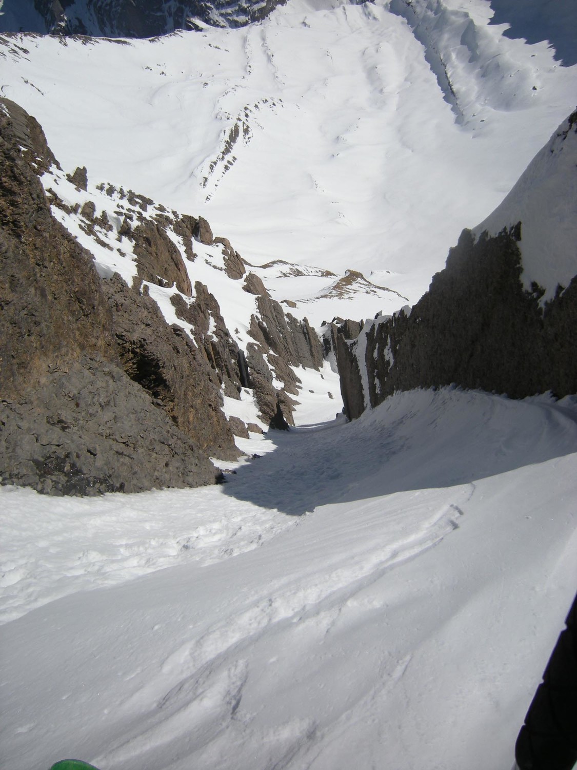 Dent de Barme. Le couloir ENE vue du haut.