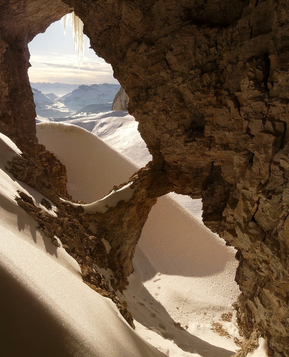 A natural arche in the Grand Villard valley