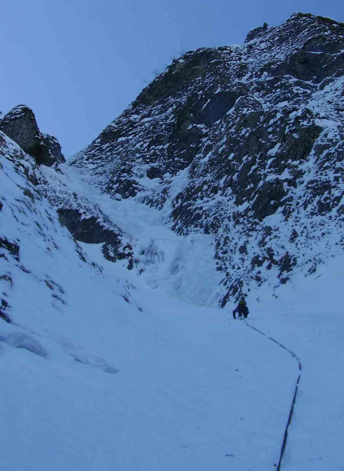 couloir-en-neige-avant-les-ressauts-en-glace