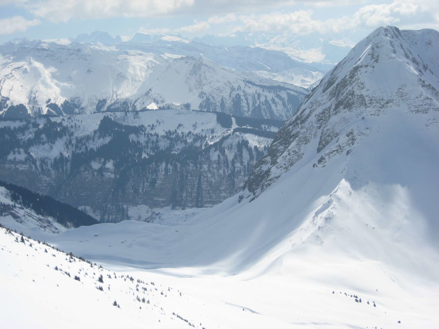 Vue sur le Col de Tavaneuse depuis le sommet du Roc de Tavaneuse