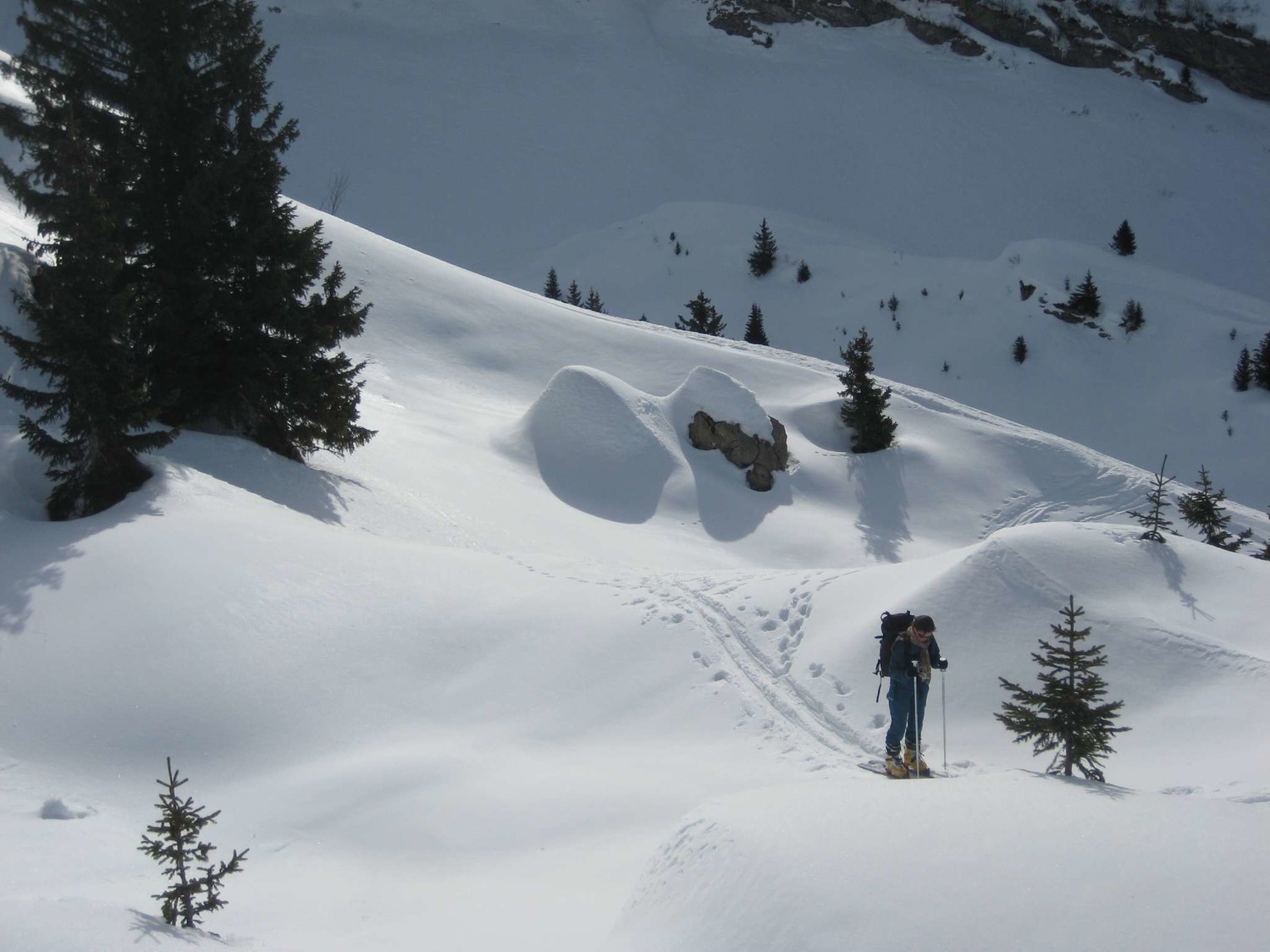 Au dessus (NE) des Lagots