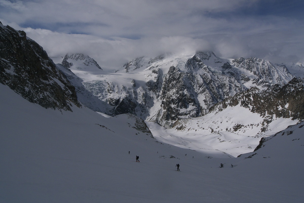 Montée versant W du col Bertol