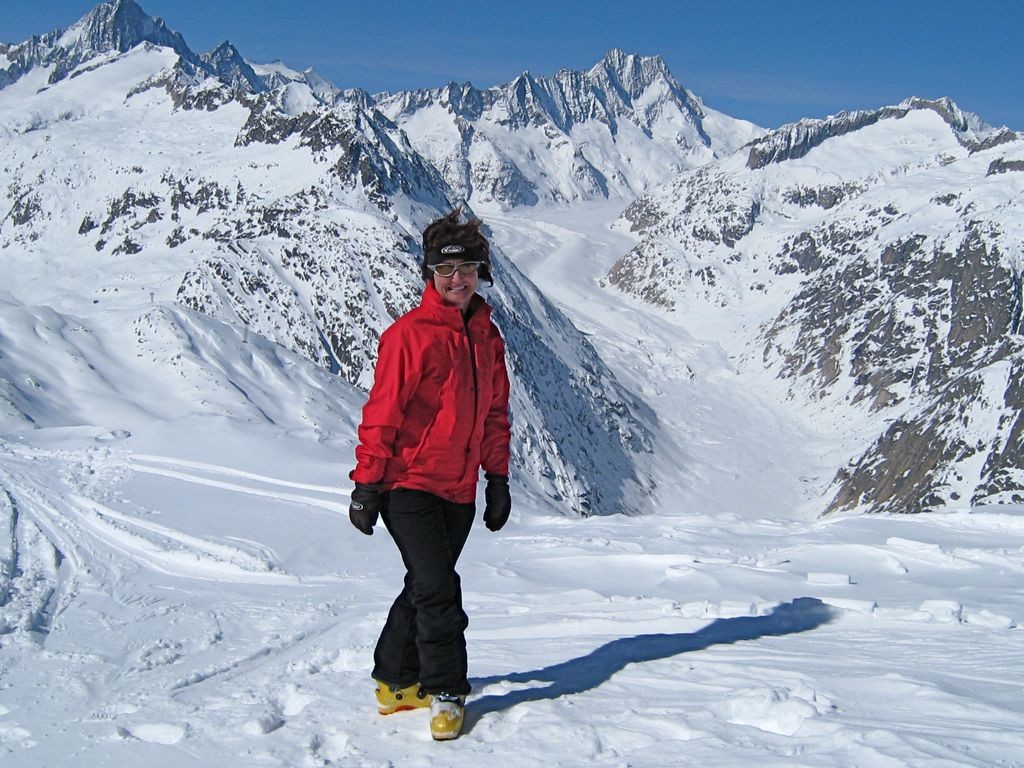 Anne-Brigitte à la pose... Unteraargletscher à l'arrière-plan.
