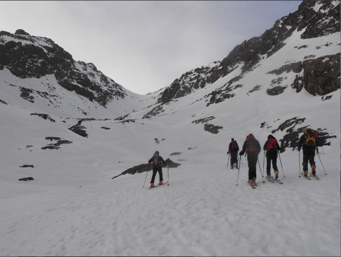 Ca débute par la montée tranquille jusqu'au col au fond