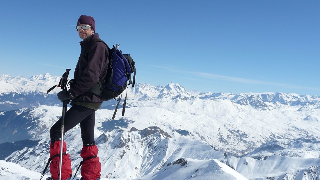Mont Du Fût Mars 2010;Thierry domine la vallée des Belleville au loin La Grande Casse et les Glaciers de la Vanoise , Photo de Joky
