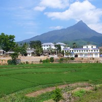 Wuzhishan au-dessus du village Shuiman