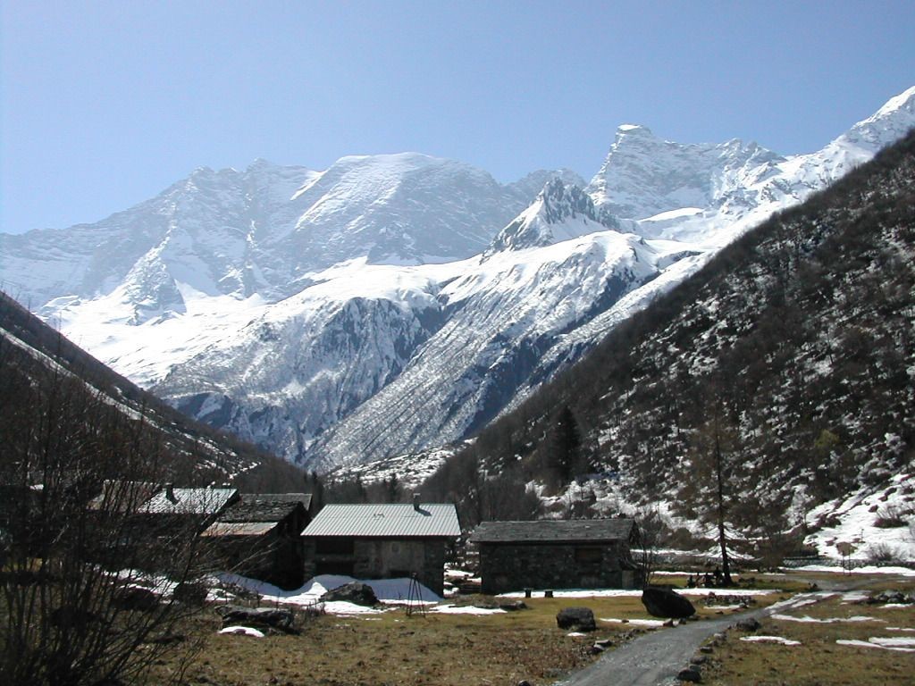 Grand Bec 2004 : Terminus au Laisonnay d'en Haut : la boucle depuis "Le Bois Dessus" est bouclée