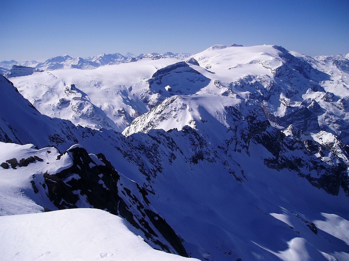 Grand Bec 2004 : secteur Pelve/Chasseforêt vus du Sommet