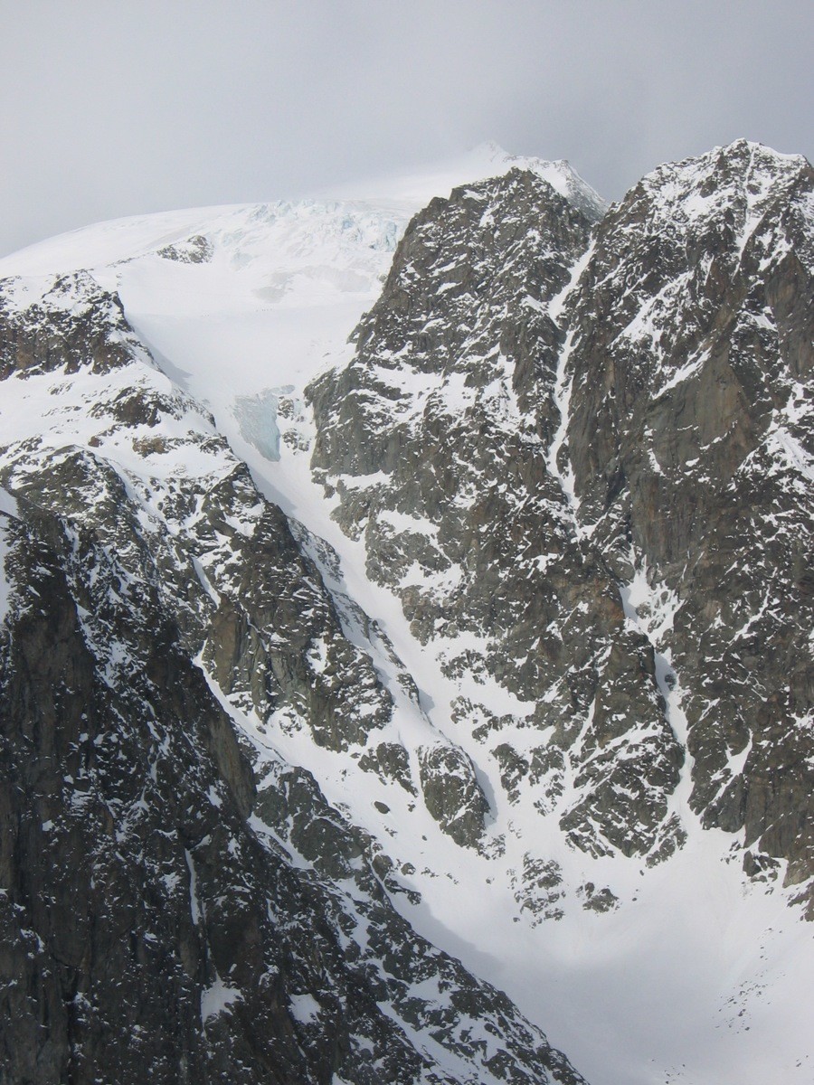 Couloir de la Cabane et couloir E des Vignettes (à droite)