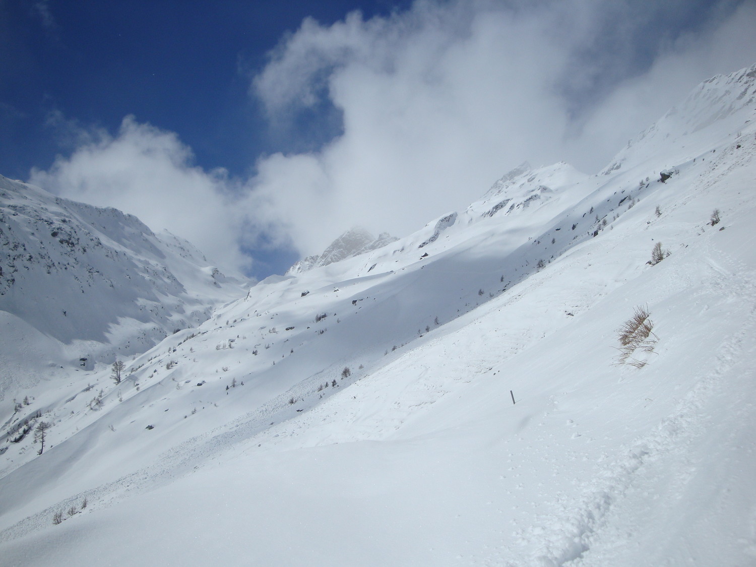 Vallon avec le Restipass et à droite le Schwarzorn