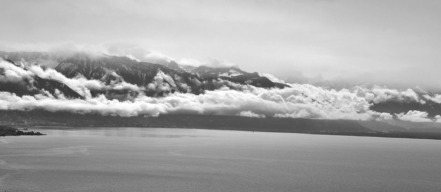 Les rives de Montreux en fin de matinée ...