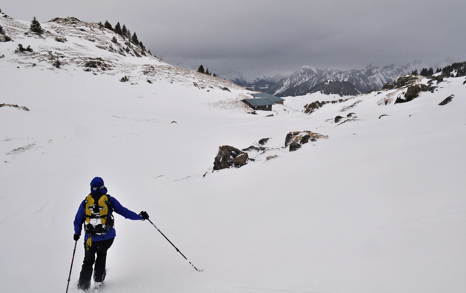 Descente Vers les Lacs