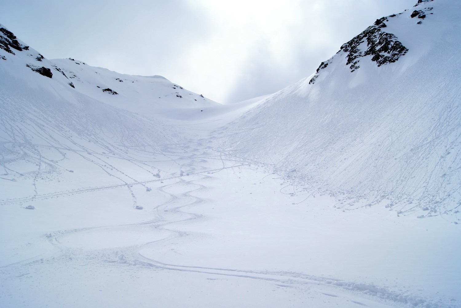 Descente dans le neige un peu croutée