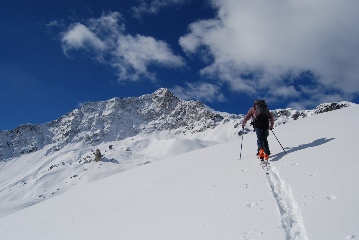 Salendo per i Platti da Cancian con vista sul Piz Cancian 3103 m.