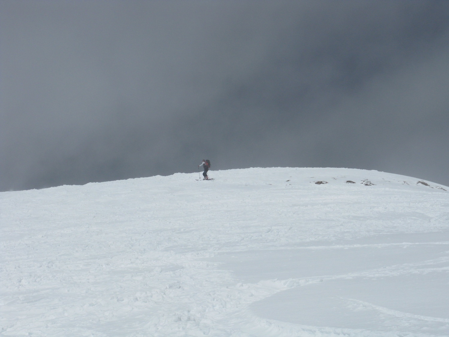 Alain qui en finit et les nuages qui arrivent
